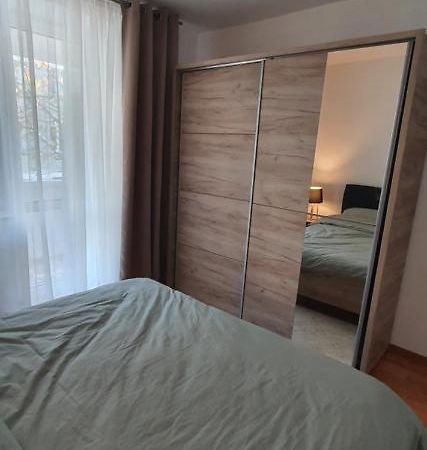 Apartament Chaplins 3 Camere Piatra Neamt Luaran gambar