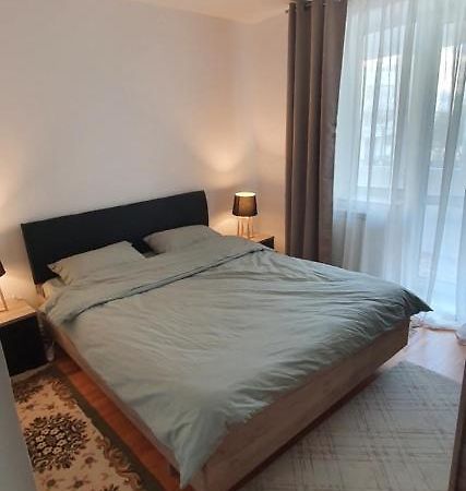 Apartament Chaplins 3 Camere Piatra Neamt Luaran gambar
