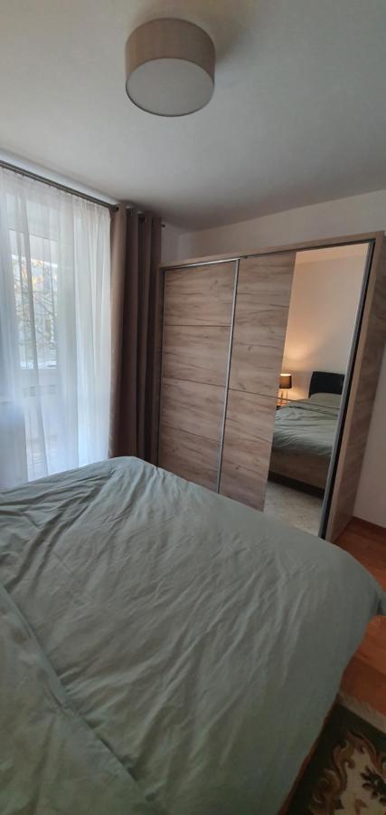 Apartament Chaplins 3 Camere Piatra Neamt Luaran gambar