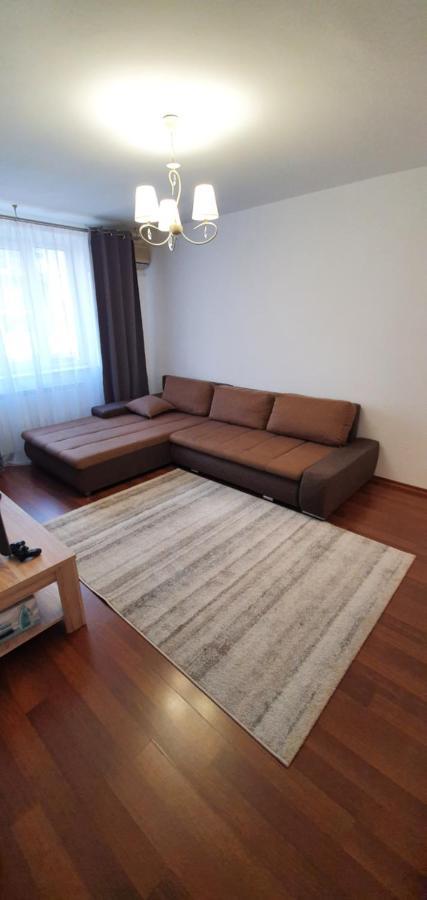 Apartament Chaplins 3 Camere Piatra Neamt Luaran gambar