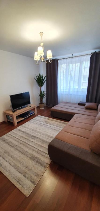 Apartament Chaplins 3 Camere Piatra Neamt Luaran gambar
