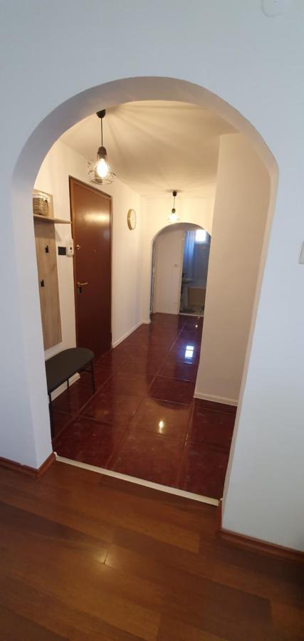 Apartament Chaplins 3 Camere Piatra Neamt Luaran gambar